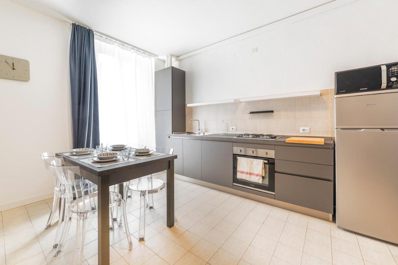 Roomy Apartment Close To Subway M5! Milão Exterior foto